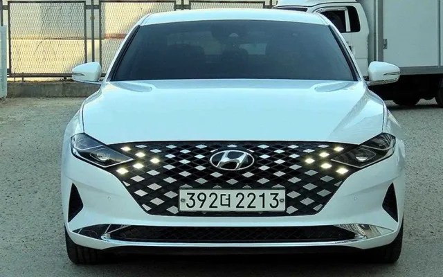 그랜져HG  중고차 더 뉴 그랜저 IG LPI 3.0 모범형(택시형) 매물 사진 2 - 2022/03 131,217km